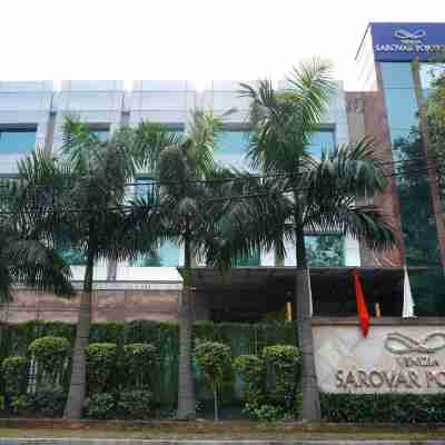 Venizia Sarovar Portico Hotel Exterior