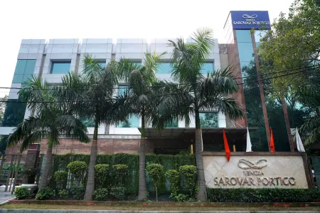 Venizia Sarovar Portico