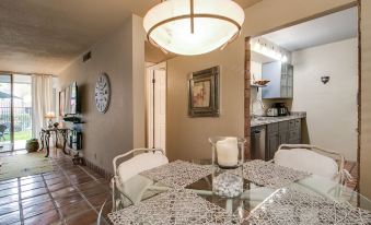 Charming 1-Bdrm Condo Steps to Old Town Scottsdale