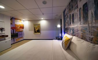 ARTHOME HOTEL