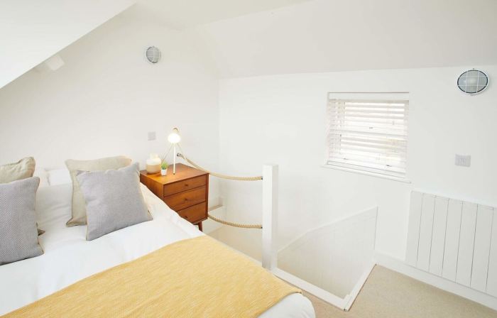 Host & Stay - Harbour Cottage