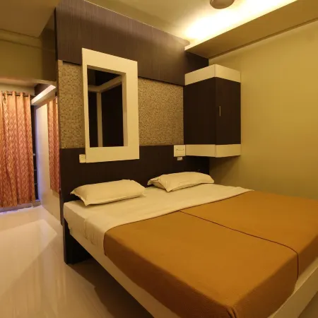 Hotel Sham Suman, Kolhapur- Opposite to Mahalaxmi Temple