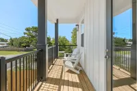 Wanderlust by Avantstay Walk to Beach + Pool New Construction Hotels in Sunnyside