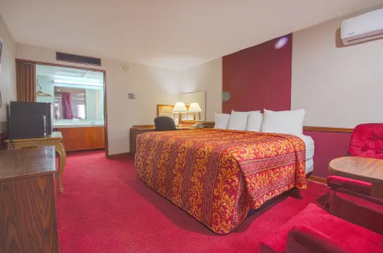 HomeTown Inn by OYO - Liberal, KS