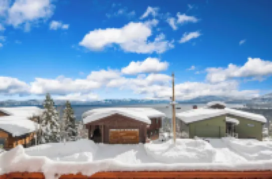 Chickadee by AvantStay Modern A-Frame Cabin