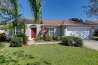 Bright Titusville Retreat w/ Lanai - Wfh Friendly!