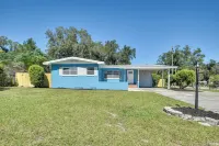 Vibrant DeLand House Near Stetson University! - parking