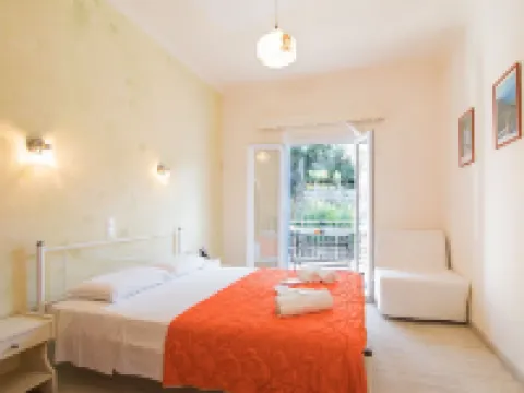 アリスティデス ステュディオズ ペラマのホテル