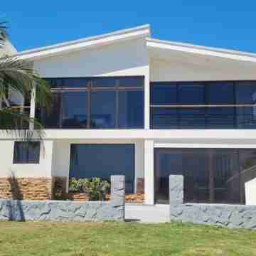 BEACH & OCEANFRONT stunning 6-bedroom home. Newly remodeled 2nd floor addition! Hotel Exterior