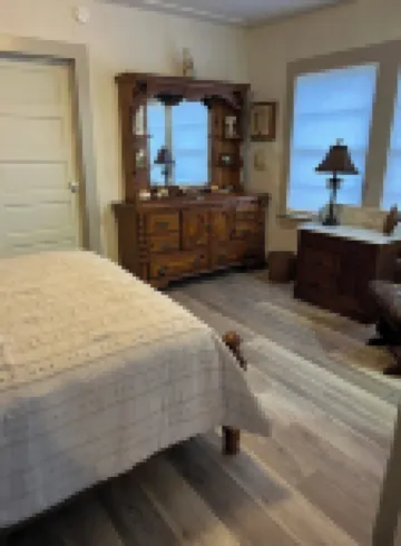 Charming 3-bedroom house with AC, WiFi in serene Houma