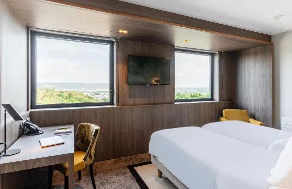 金色鬱金香阿姆內維爾 - 水療酒店及娛樂場