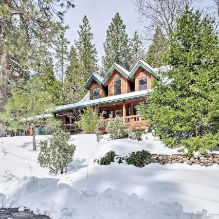 Peaceful Arnold Home w/ Hot Tub Near Bear Valley! Ξενοδοχεία στην πόλη Arnold
