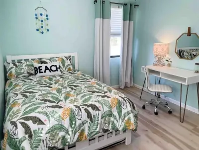Cute Beach House half a block from the beach 🏝