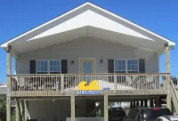 Enjoy an Uncrowded Beach, But Close to Shopping and Restaurants.