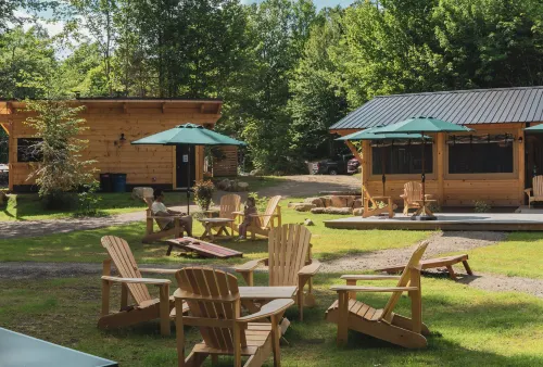 Huttopia Les 2 Lacs - Laurentides Các khách sạn ở Saint-Faustin-Lac-Carre