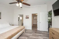 Stillwater Hollow - For 8! Hotels in Grant County