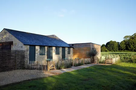 Mr & MRS Smith Artist Residence Oxfordshire