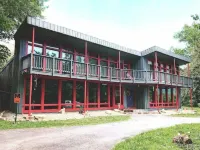 Boogie Nights Manor on VA's Brew Ridge Trail nestled in the Blue Ridge Mountains Hotels near Pauls Creek Trail in Wintergreen