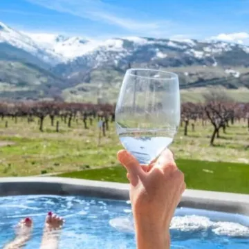 Entire Home Sleeps 16, Near Ski Resorts, Private Hot Tub, and Fireplace over Tub