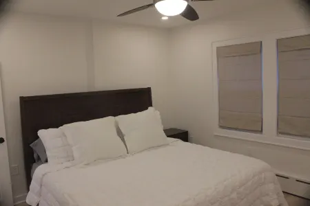 NYC NewRo Escape 3 Bdrm walk to train w/parking WiFi, AC