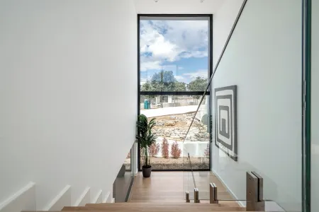 Hazel Yellow Villa, Sintra, Lisbon