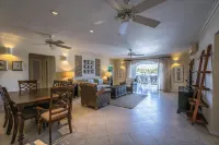 3 Bedroom Lagoon Front Apartment Hotels in Douglas