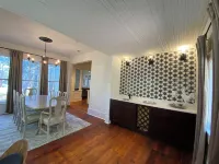 Spacious 4-bedroom house on historic Hopkins street San Marcos with WiFi, AC