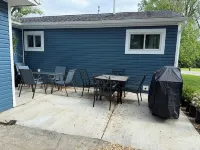 Beautifully remodeled house that sleeps 10 by Lake Erie Fun. Hotels in Margaretta Township