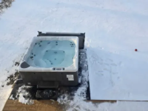 Relax house a few minutes from Port Stanley beach, with hot tub and game room Hotels in Elgin County
