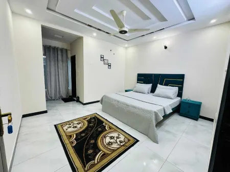 Inayat's House Abbottabad Отели рядом с достопримечательностью «Университет Инжиниринг & Текнолоджи Абботтабад Кампус»