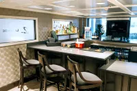 Embassy Suites by Hilton Corpus Christi - Barer