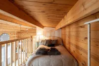 Walliswood Lodge - Rural Retreat - Newly converted, Wood Burner, Air Con, wi-fi Hotels in Dorking