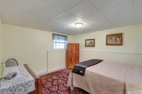 Maine Retreat w/ Ocean Views, Walk to Downtown! - Wifi
