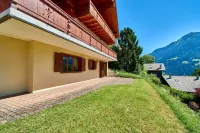 Family chalet overlooking the Midi Teeth