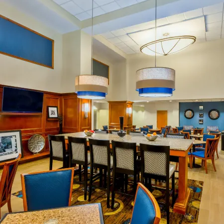 Hampton Inn & Suites ATL-Six Flags