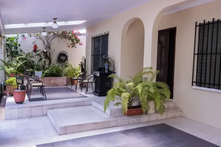 Una casa cómoda en un lugar seguro y con las amenidades necesarias!! Отели рядом с Аэропорт Тонконтин