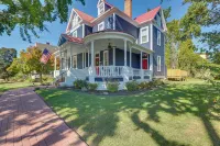 Danville Retreat w/ Hot Tub & Cozy Fireplace! Hotel dekat Averett University Flight Center