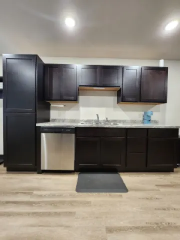 30 days stays, deadend, peaceful.