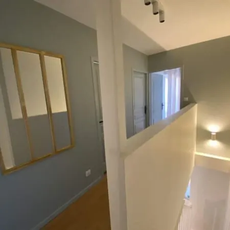 Splendid Duplex Apartment renovated Evian lake view 8 people Отели рядом с достопримечательностью «Железнодорожный вокзал Эвиан»