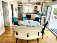 Sleep 10 in this Utila Suite, complete with full kitchen. Hotels in Utila