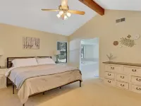 Spacious 4-bedroom Home Hotels in Sutter County