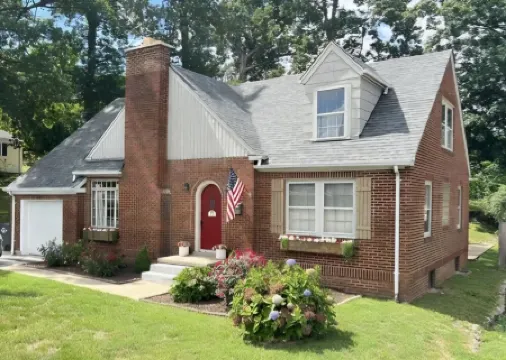 Fort Henry - Pool Table, Fire Pit, Prime Location in Kingsport Отели в г. Кингспорт