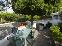 Apartment in Villa Valentini, Seafront, Gulf of Gaeta parking included Hotels in Minturno