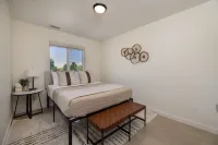 FRUITOPIA! Your 4 bedroom, 2 bath adventure basecamp in downtown Fruita CO - Homestays