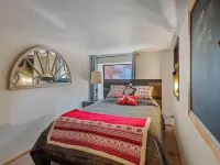 Arnold Getaway with lake access Hotel di Arnold