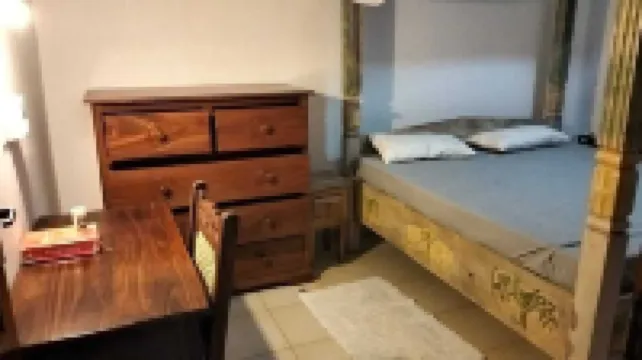 3 minutes walk to the beach, and the mall!