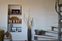 44 Steps Holiday Home - terrace with sea view, equipped kitchen, desk with wifi