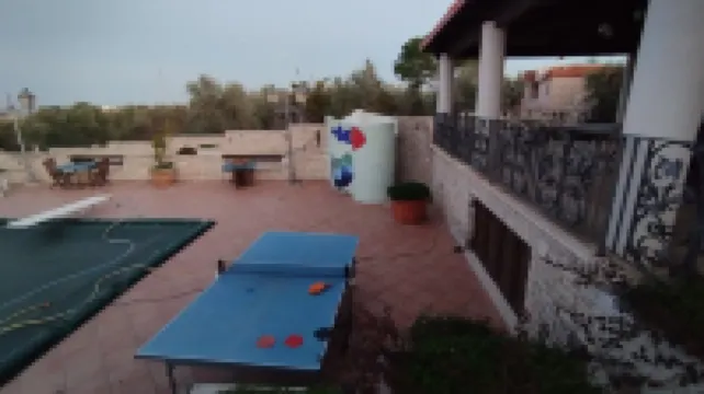 Villa, relaxation, private pool and tennis court, for families and groups of friends