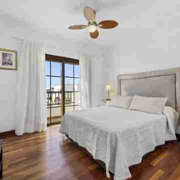 Maravillosa villa con piscina climatizada! Rooms