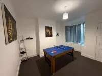 Cozy home with WiFi, Table Tennis &Snooker in West Bromwich - 3 bedrooms Hotels in West Bromwich